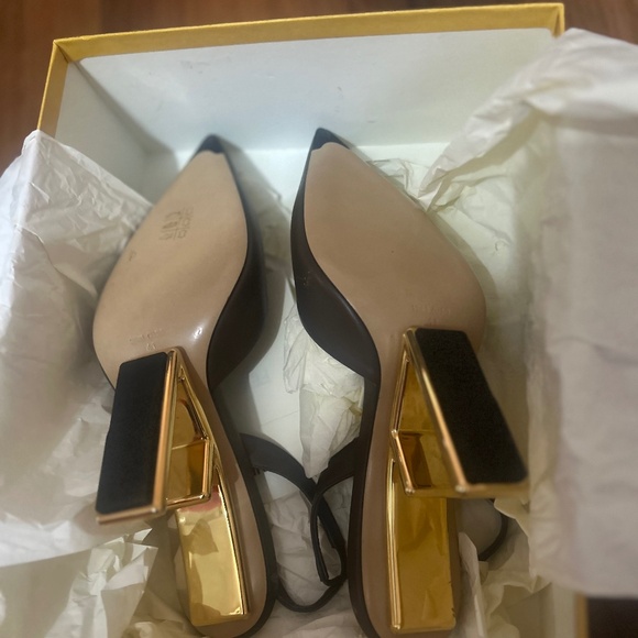 FENDI  FIRST LOGO HEEL 41 - Picture 1 of 7